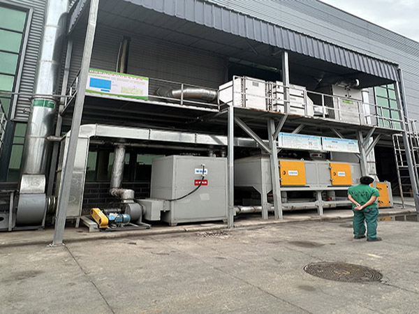 �U��̎���O��S���𲩭h��